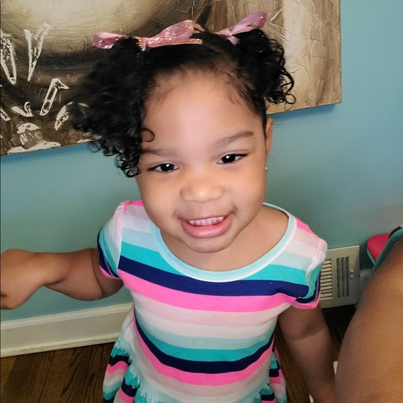 Meet your Posher, Nicole - Picture 2 of 6